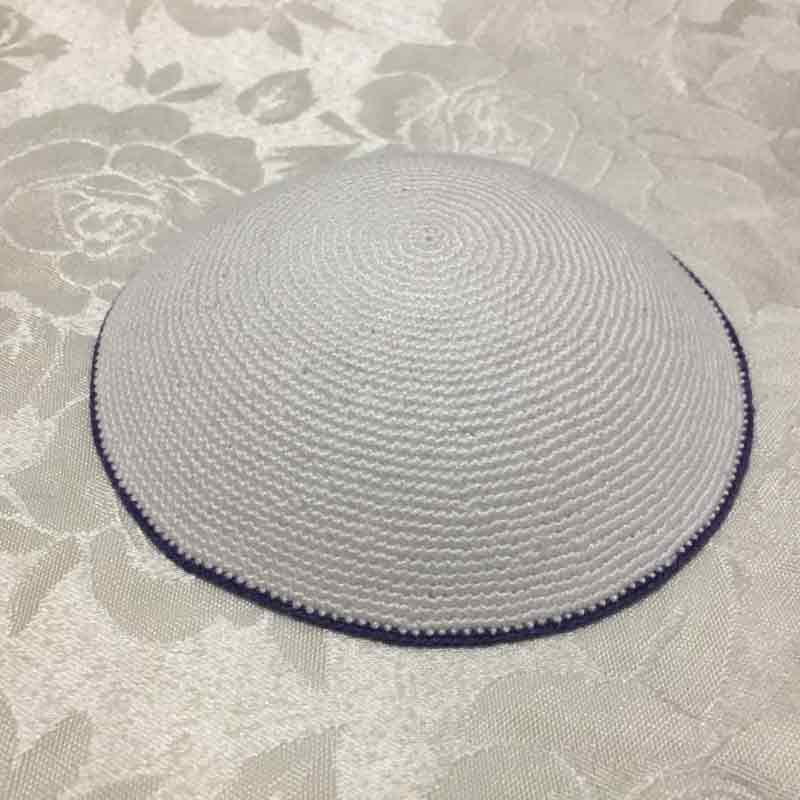 כיפה סרוגה עם פס 13.5 ס"מ דגם 371