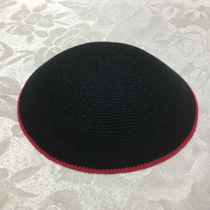 כיפה סרוגה עם פס 14 ס"מ דגם 405