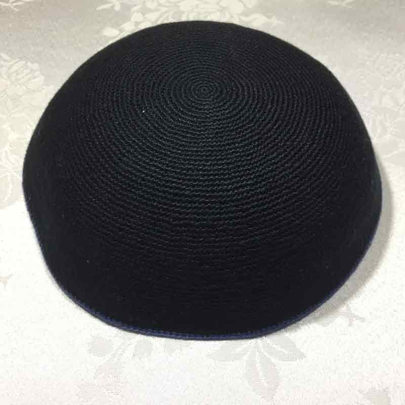 כיפה סרוגה עבודת יד עם פס