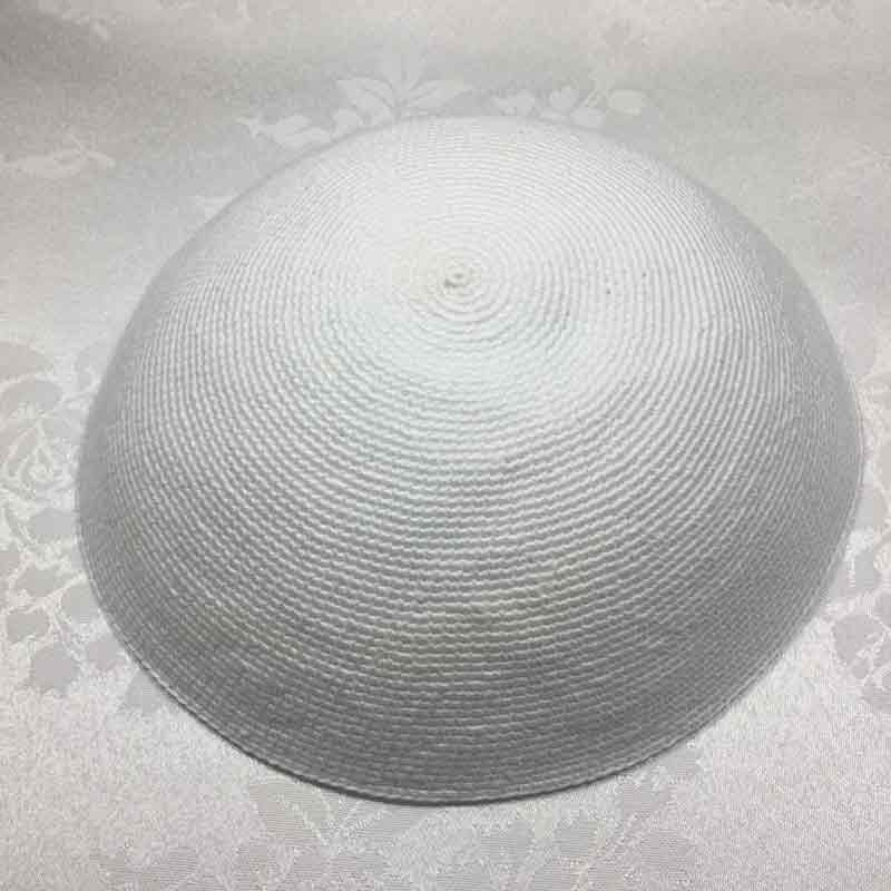 כיפה סרוגה לבנה עבודת יד