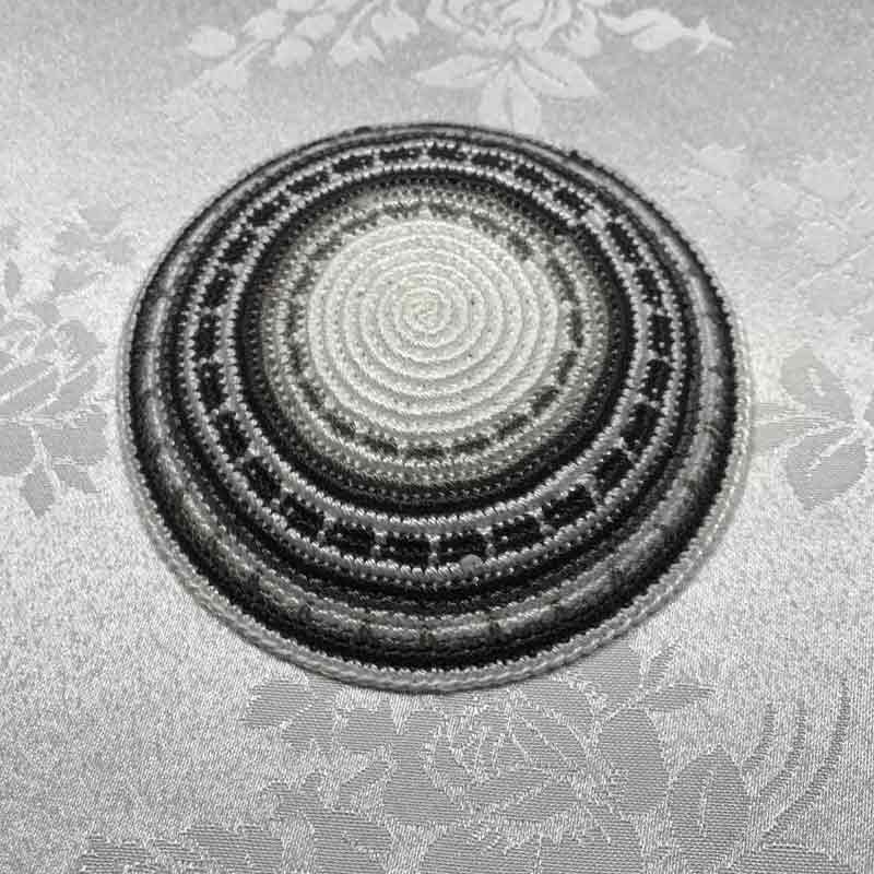 כיפה סרוגה עבודת יד